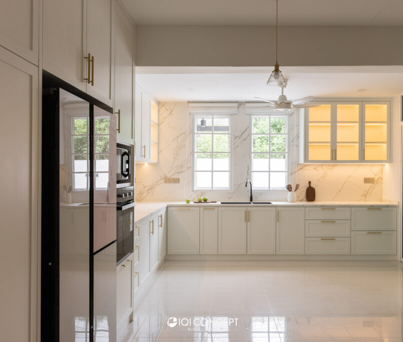 white kitchen classic